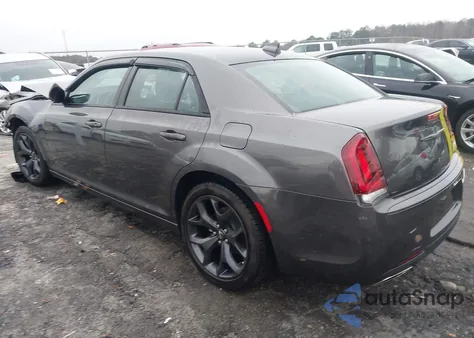 2023 Chrysler 300 Touring z USA, uszkodzony, nr VIN 2C3CCAAG9PH637291